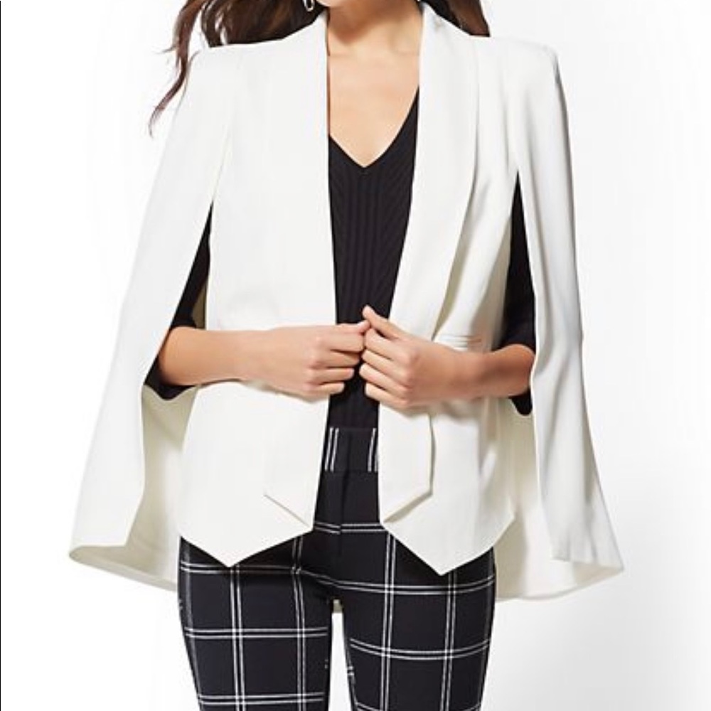 NY & CO Soft Cape
